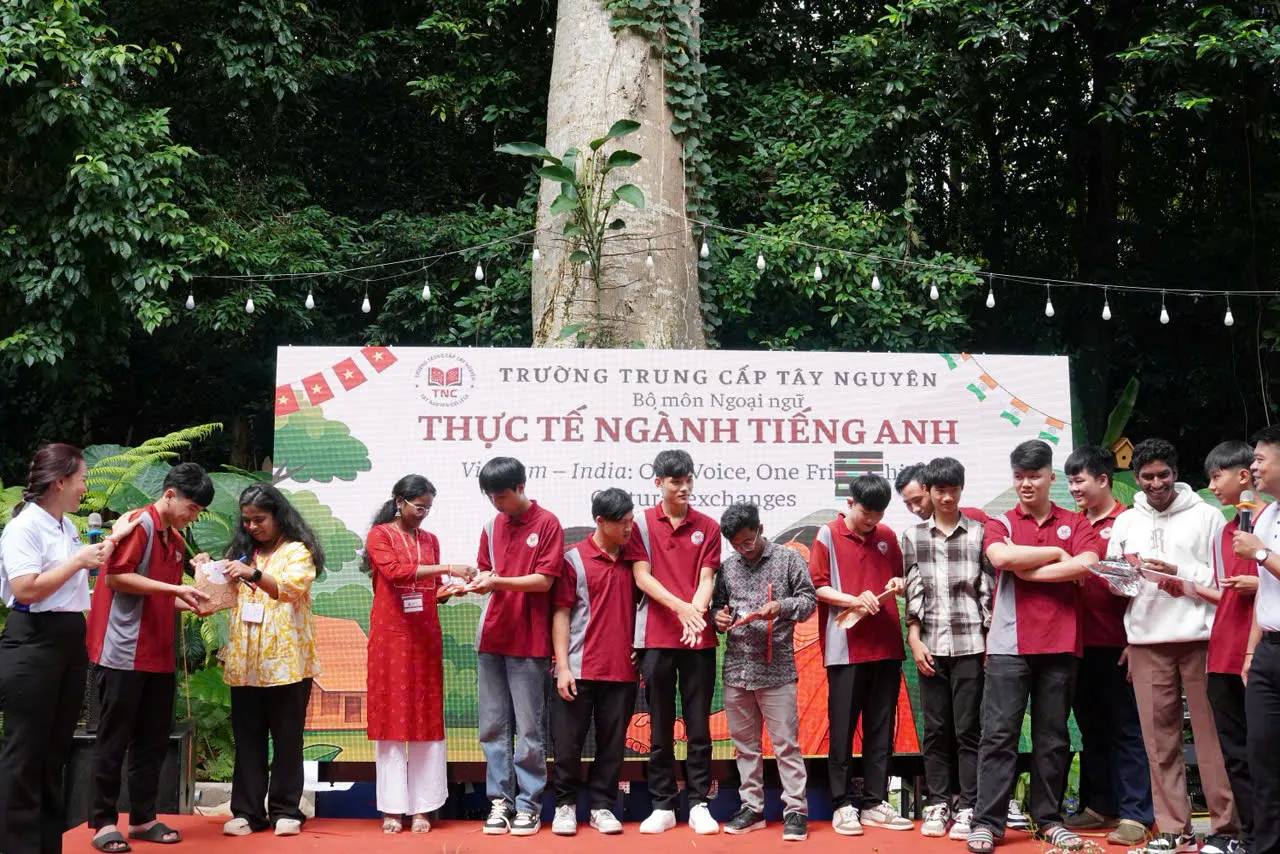 BMU campus celebration of Diwali with Indian students