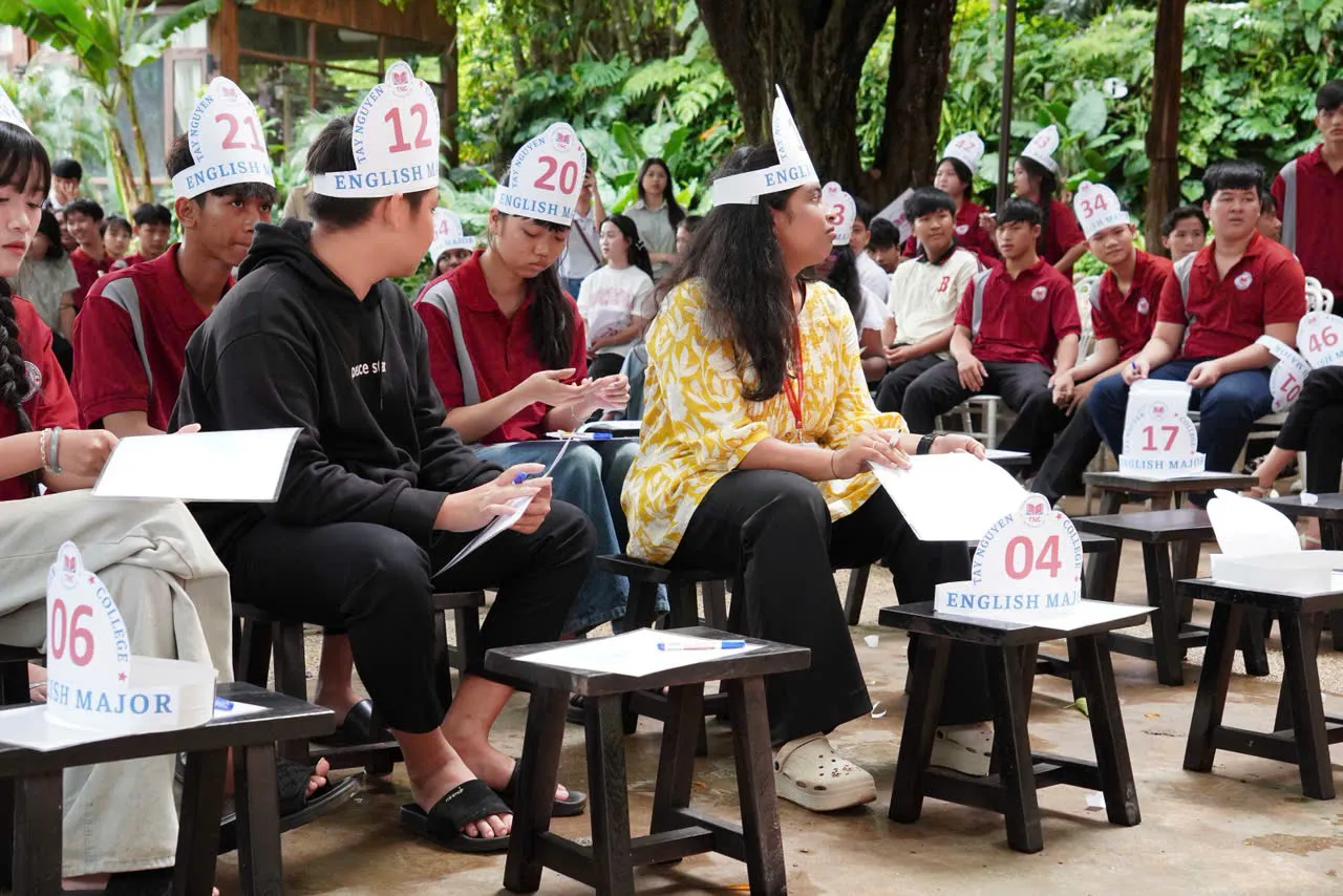 ndian alumni meeting with current BMU students